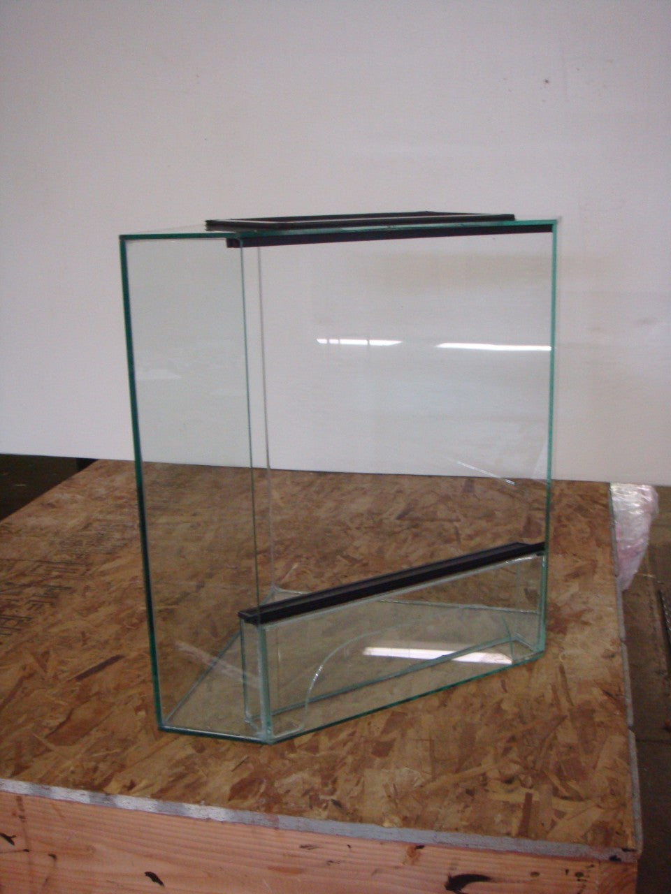 18″L x 18″D x 36″T Glass Corner Reptile Terrarium